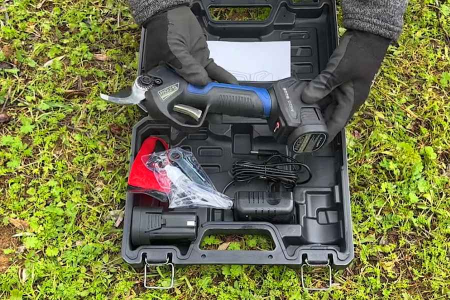 Battery Pruning Shears 28mm PRU28 - Carrying Case